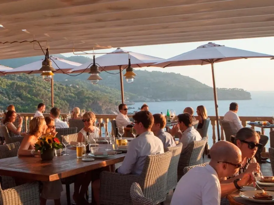 restaurante secreto para el atardecer en Mallorca - terraza de Béns d’Avall