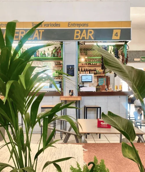 Comida local fresco del mercado en Vermuteria Bar Mercat en Sóller