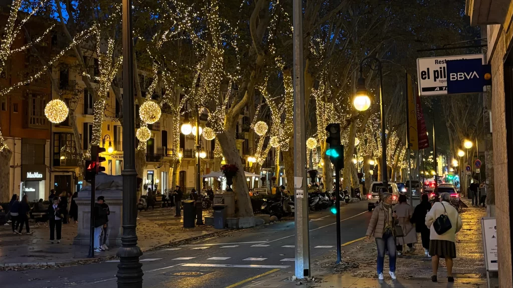 Best Months to Visit Mallorca - Holiday’s decorations and christmas lights