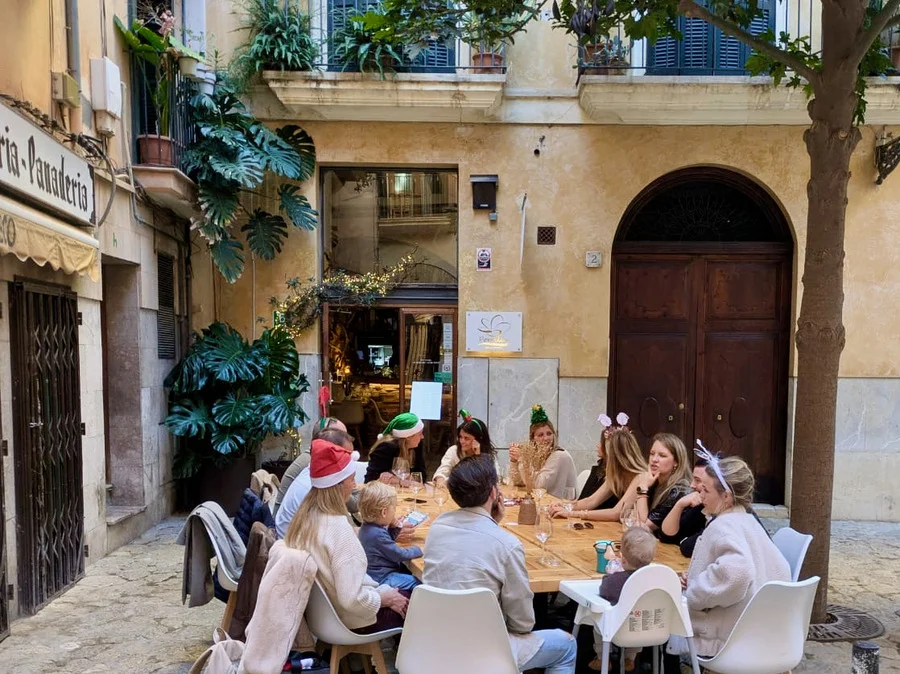 Christmas Wine & Dine Tour with Food Tours Mallorca