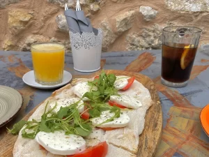 Best brunch spots in Mallorca - flat bread with tomato and mozzarella