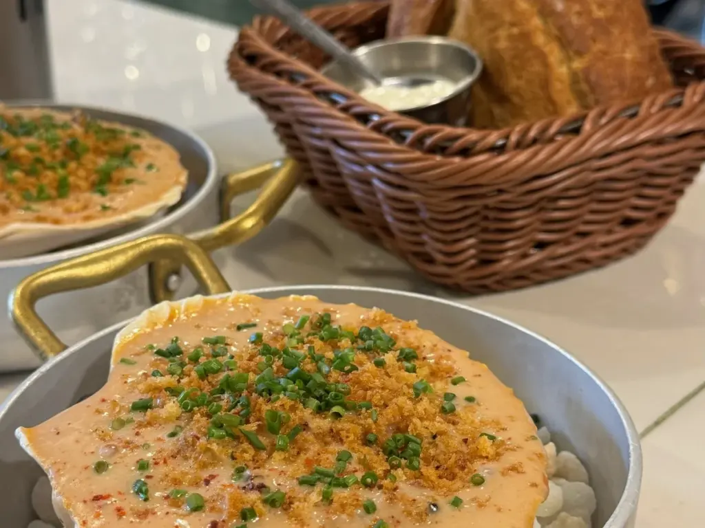 Gourmet dishes paired with wine at Panza restaurant in Palma