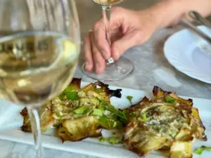 Self-guided food tour through the best restaurants in Pollença 